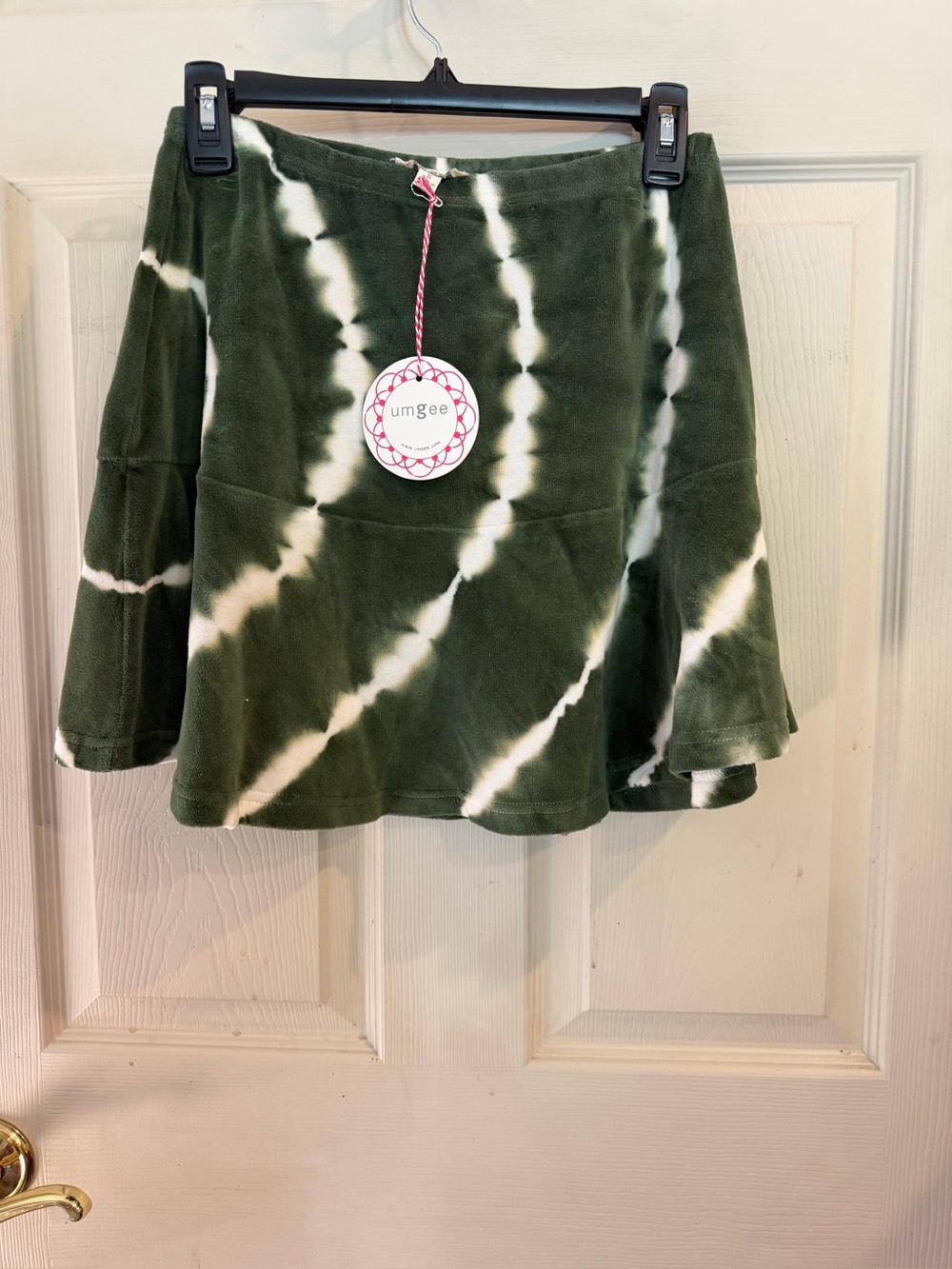 NWT Umgee Tie Dye French Terry Mini Skirt in Green & CREAM  SMALL
